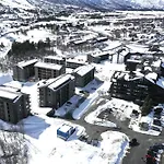 Spacious And Modern In The Heart Of Geilo, Perfect Year Round!